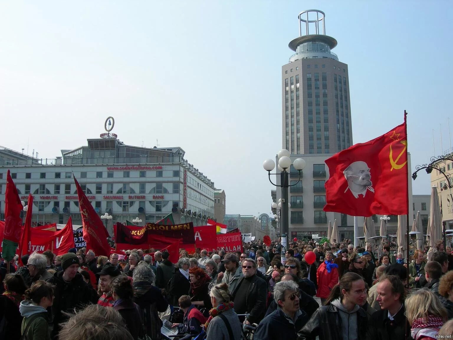 Мир труд май Германия. Первомай в разных странах. День труда в Швеции. Мир труд май в Швеции.