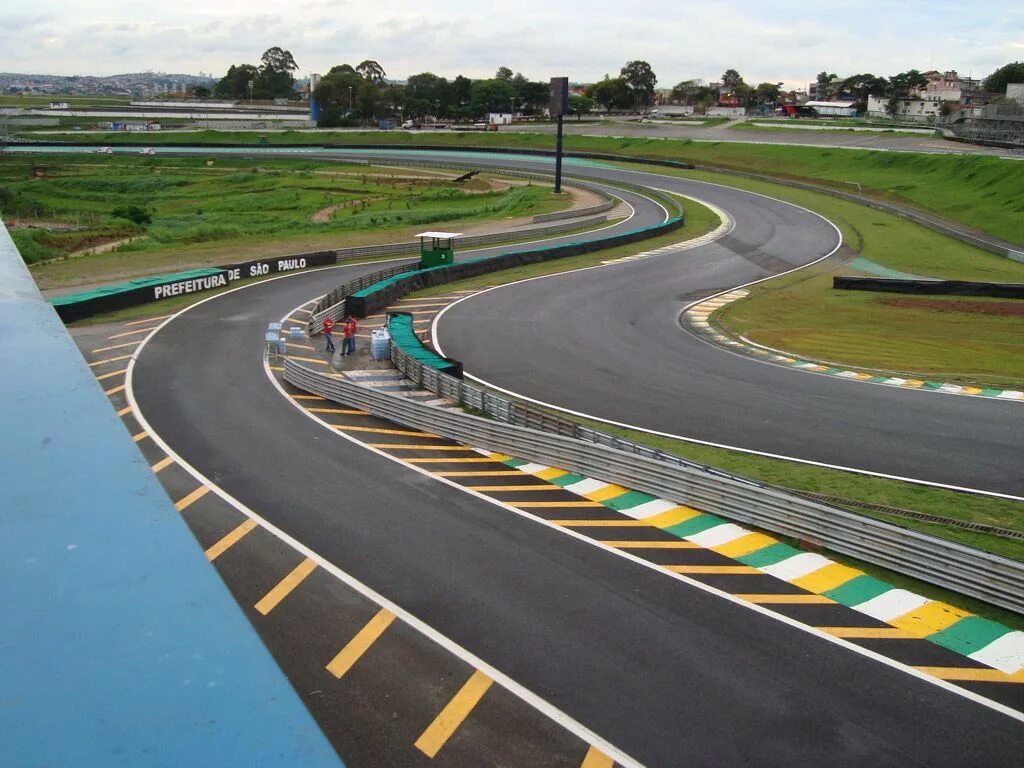 Track race. Интерлагос трасса. interlagos track. интерлагос трасса формула 1. интерлагос паддок.