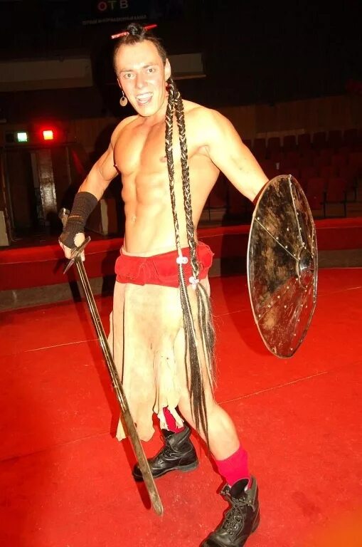 Конан танцор. Александр алексеев стрип. Варвар шоу. Конан варвар стриптизер. Александр алексеев конан сердце африки.