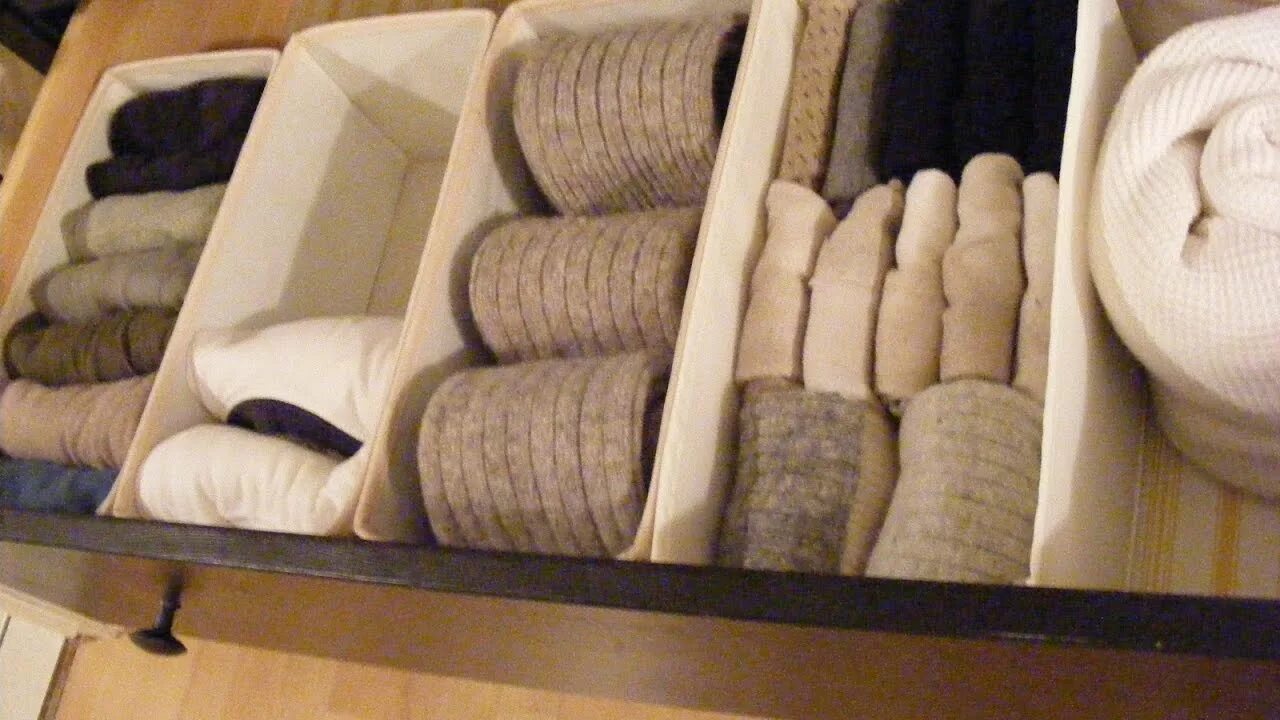 Как правильно снимать носки Make Your Closet Smell Fresh And Woodsy With This Solution