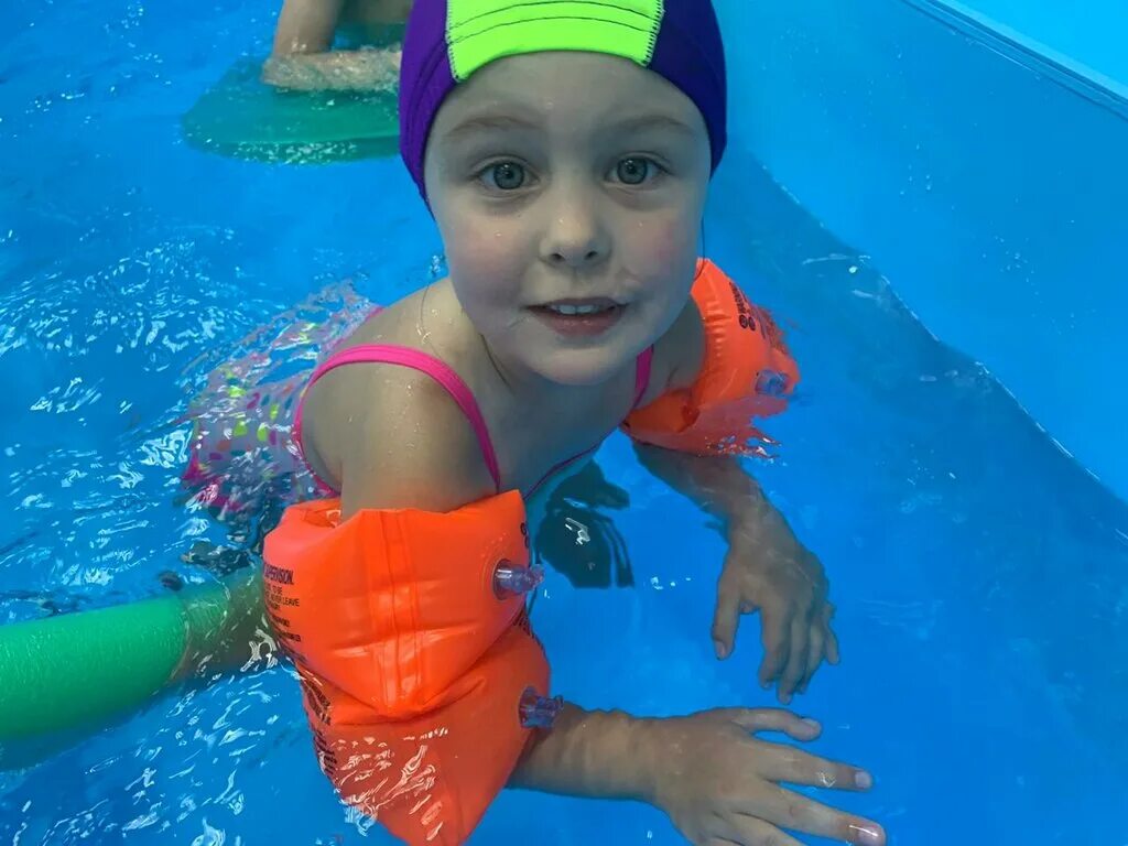 Бассейн для детей в люберцах. Бассейн китенок люберцы. Детский бассейн китенок митино. Бассейн самолет люберцы. Бассейн китенок фото.