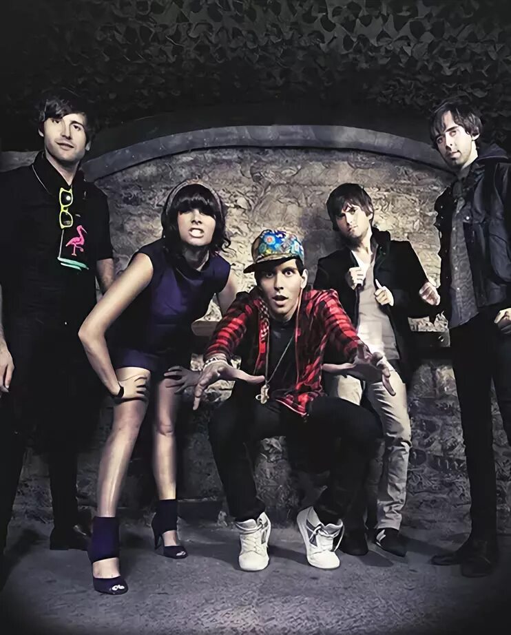 Cobra starship. Starship группа. Cobra Starship группа мерч. Гейб сапорта Cobra Starship.