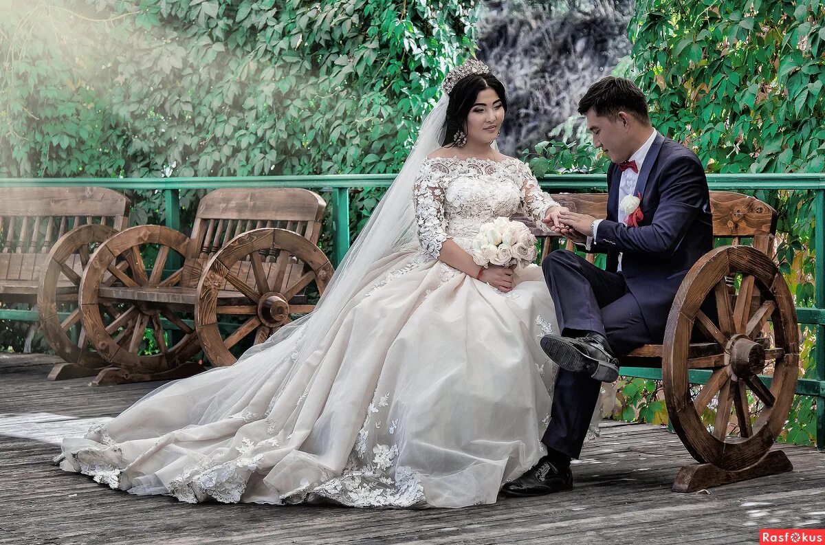 Невеста узбекистан жених. Келин куев фотосессиями. Келин куёв фотосессия. Келин куёв 2023. Келин куёв фотосессия2023.