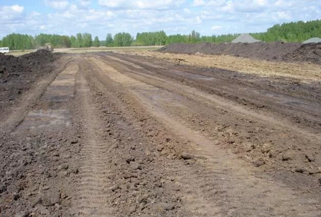 Снятие растительного слоя. Срезка плодородного слоя. Нанесение плодородного слоя почвы. Снятие плодородного слоя грунта. Восстановление почвенно-растительного слоя.