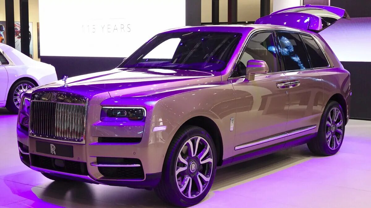 Машина за 1000000 рублей в 2024. Rolls-Royce Куллинан. Rolls Royce Cullinan 2021. Роллс Ройс джип 2022. Роллс Ройс джип 2021.