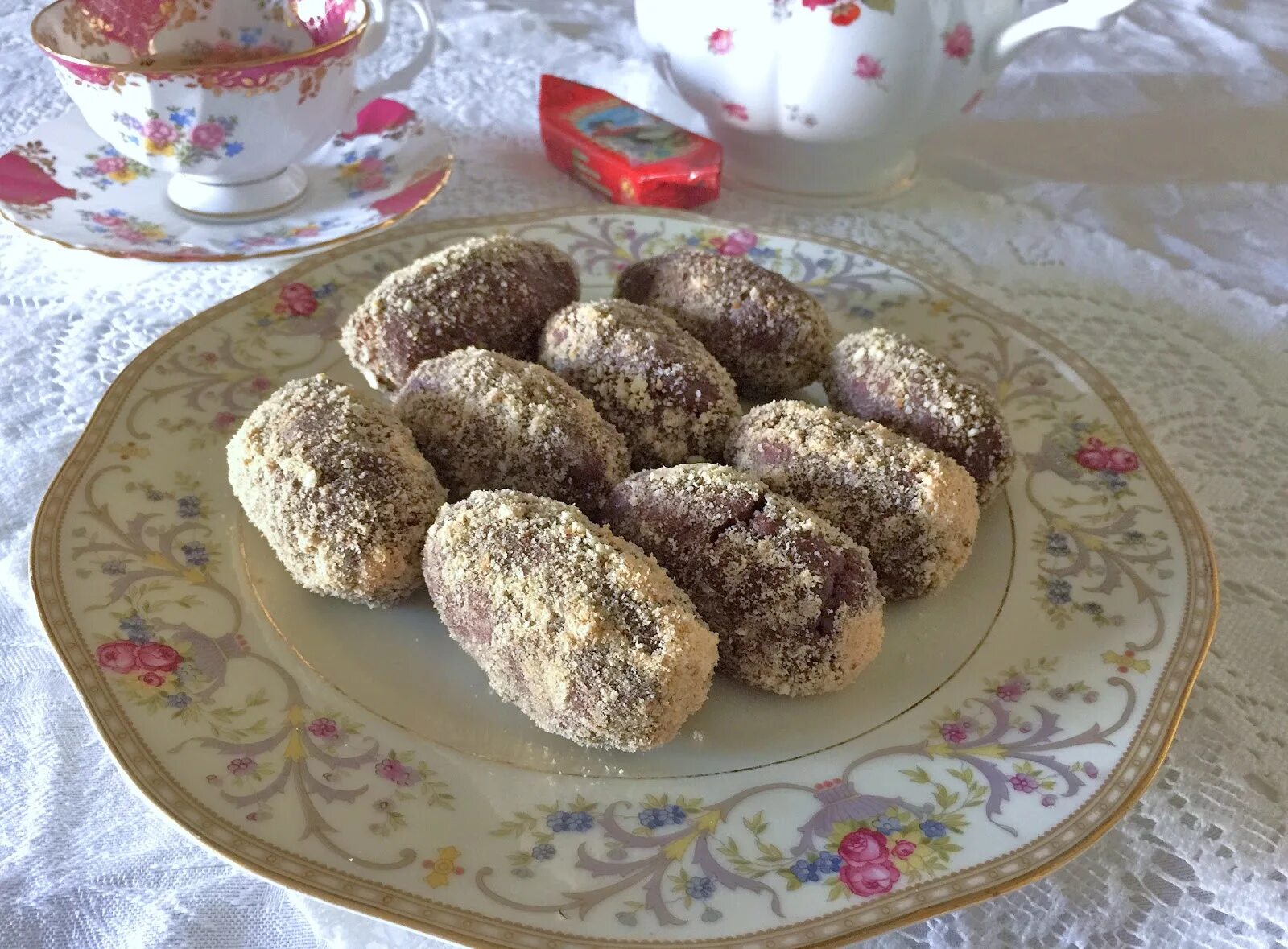 Пирожное картошка пошагово. Пирожное картошка медовая. медовая картошка. пирожное картошка из медовых коржей. пирожное картошка из пшеничной крупы.