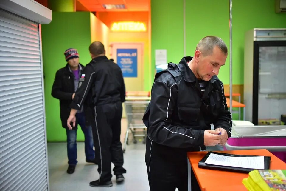 Мощные охранники. Охранник в новосибирске. Аб гвардия новосибирск. Аб гвардия новосибирск. Новоалтайск охранник вакансии.