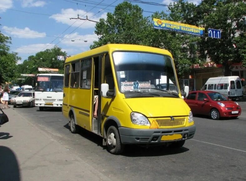 Маршрутка. Симферопольские маршрутки. Маршрутки Симферополя. Желтый автобус Симферопольская. Маршрутное симферополь