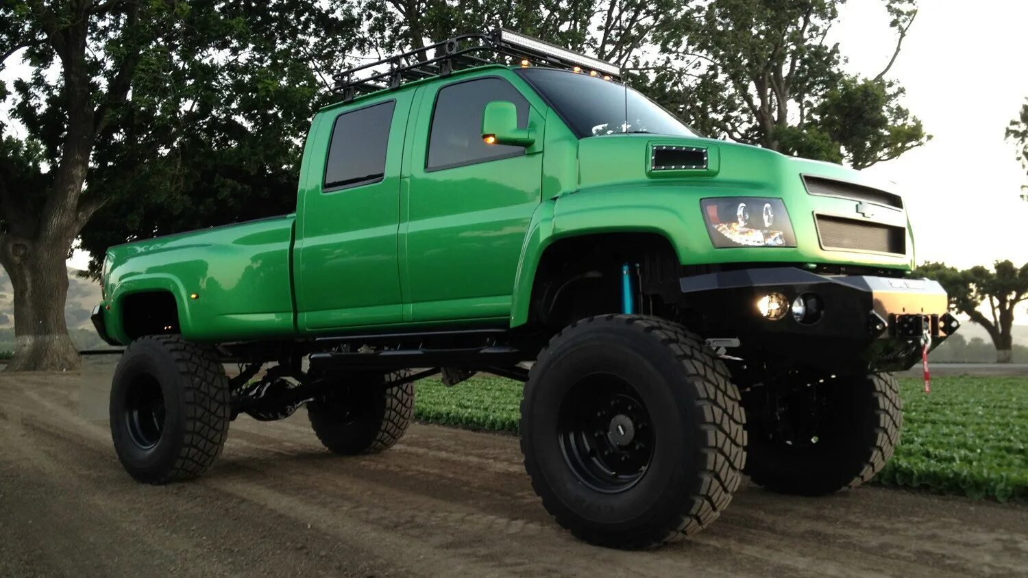 Высокие тачки. Chevrolet Kodiak. Большие Джипы Шевроле Кодиак. Форд вездеход. Высокие машины.