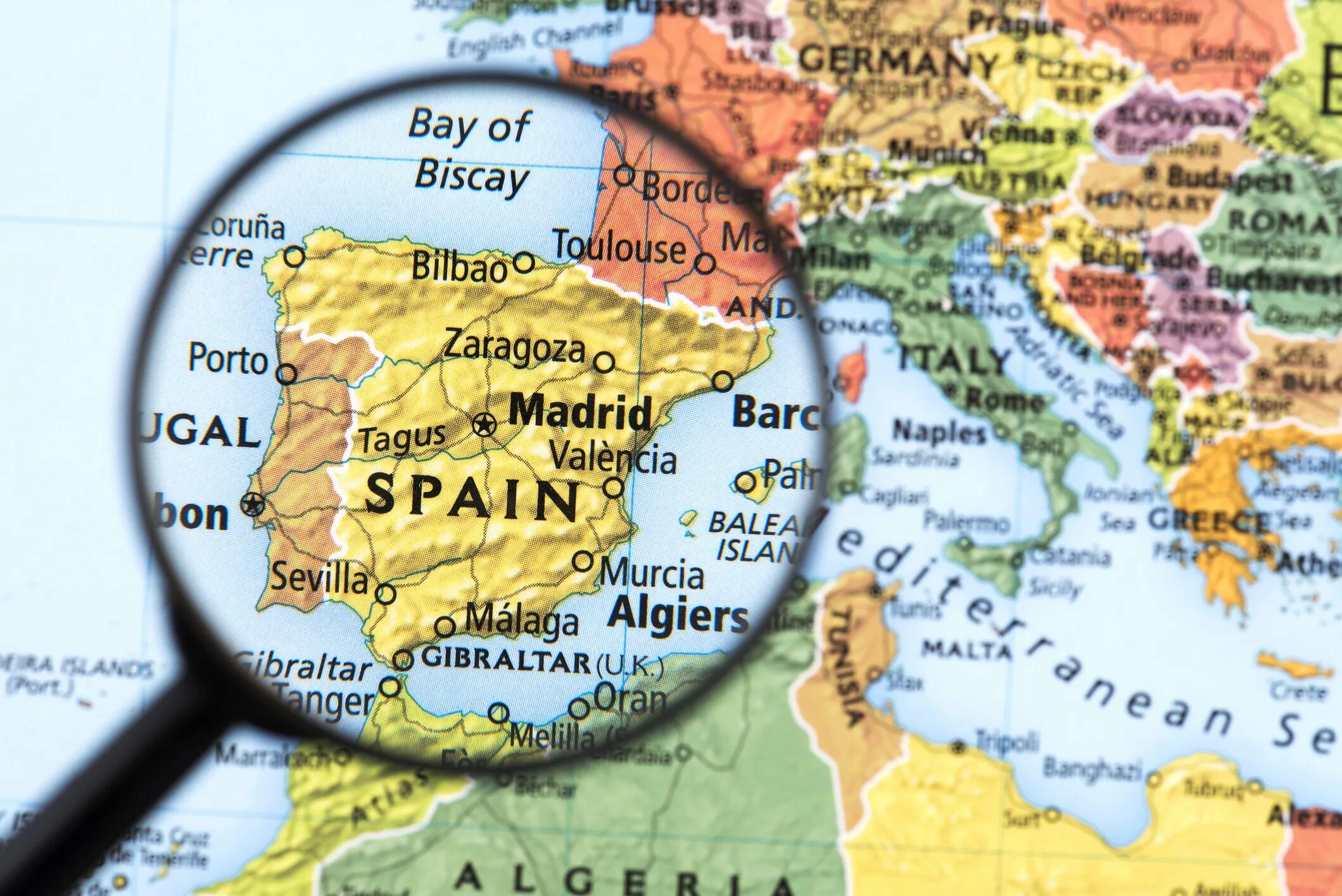 На каком материке говорят по испански. Испания на карте Европы.
