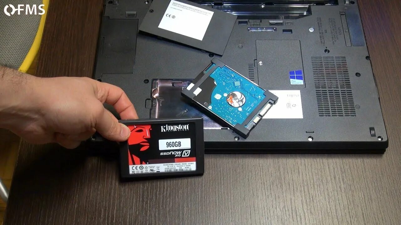 SSD И HDD для ноутбука. SSD для ноутбука 42 дюйма. SSD под ноутбук. Старые ссд диски на ноутбуке. Ssd для ноутбука для игр