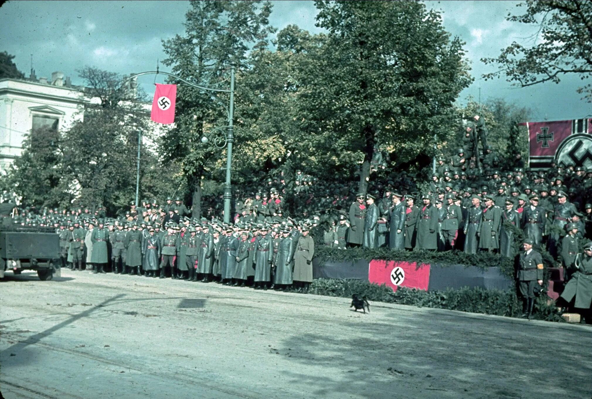 Октябрь 1939 года. Парад немецких войск в Варшаве. Парад в Варшаве 1939 вермахта. Парад вермахта в Варшаве 5 октября 1939.