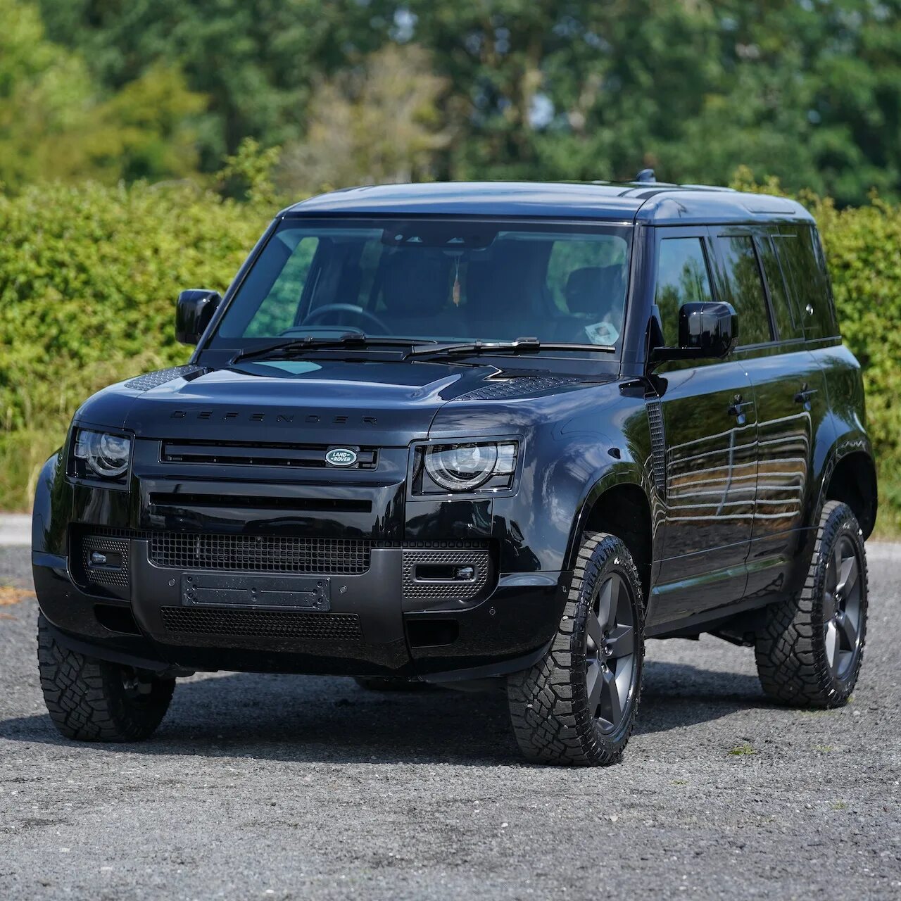 Defender сколько стоит. Новый ленд Ровер Дефендер 2020. Рендж Ровер Дефендер 2022. Новый ленд Ровер Дефендер 2022. Ленд Ровер 2021.