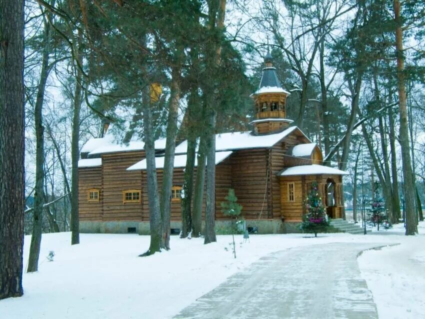 петрово-дальнее красногорский район. церковь в петрово-дальнее красногорский район. успенская церковь усадьба петровское-дальнее. петрово-дальнее московская область. храм успения пресвятой богородицы в петрово-дальнем.
