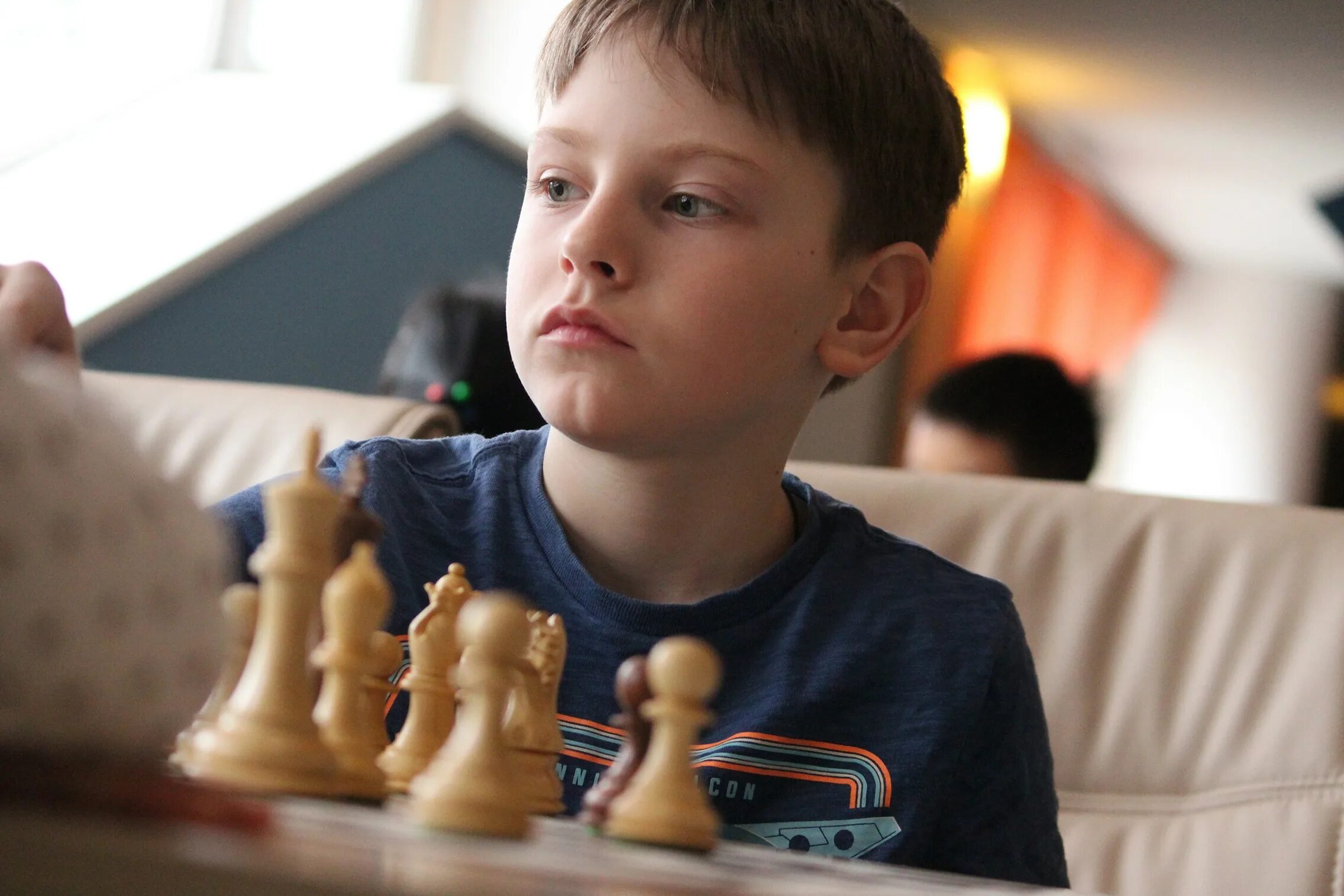 Дети играют в шахматы. Школьный турнир шахматы. Шахматы дауна. Навигатор юный шахматист. Шахматы сегодня.