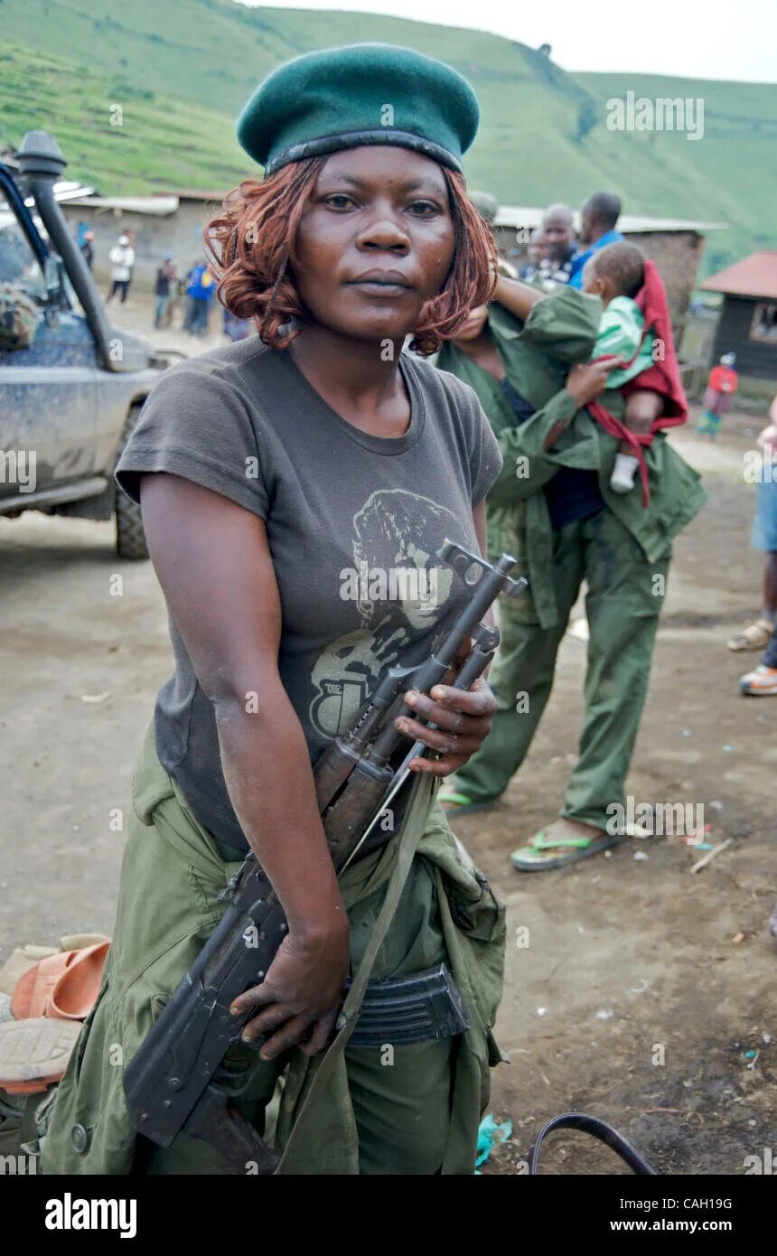 Солдат Конго. Республика Конго военные женщины. Женщины Африки. Африканские солдаты.