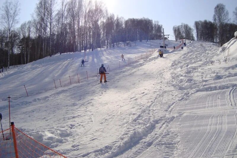 новососедово горнолыжный комплекс. горнолыжный комплекс новосибирская область. горнолыжка горный новосибирск. горнолыжный курорт новосибирская область юрманка. юрманка горнолыжный комплекс трассы.