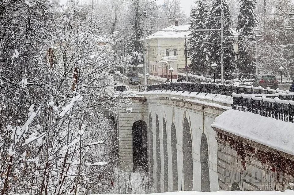 Каменный мост Калуга. Каменный мост Калуга зимой. Гагаринский мост Калуга. Зимняя Калуга. Погода калуга февраль