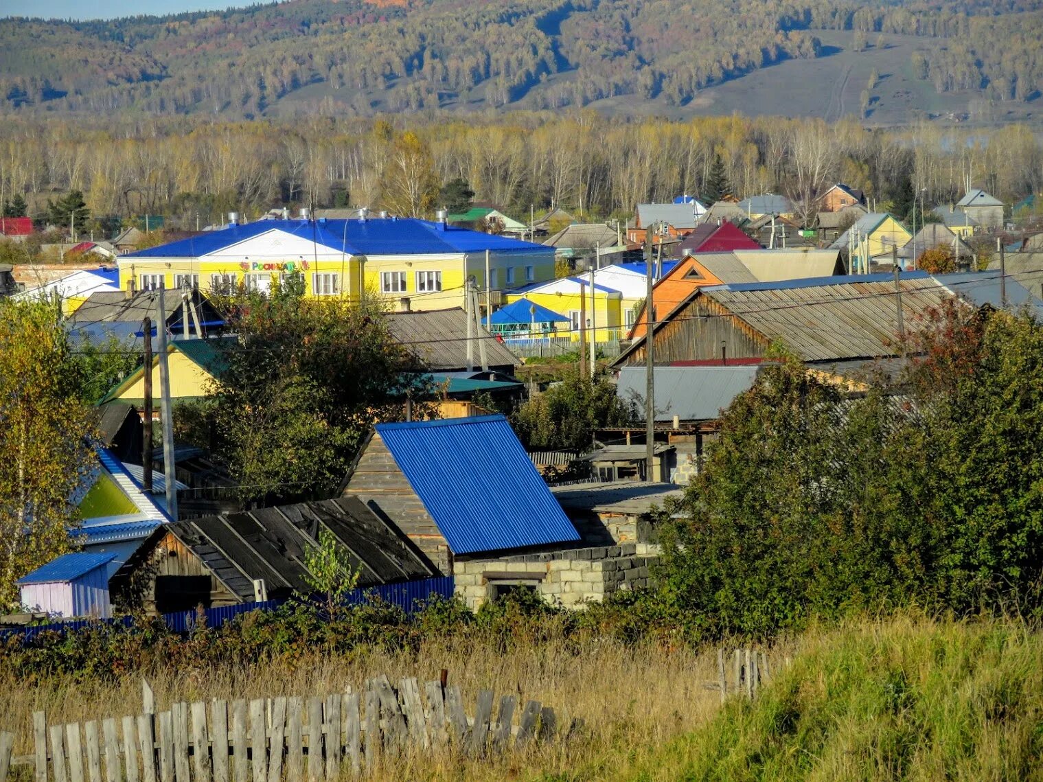 Уровень воды в крапивино на сегодня. Крапивинский поселок. Поселок Крапивинский Кемеровская область. Поселок Крапивино Кемеровская область. Села Кемеровской области.