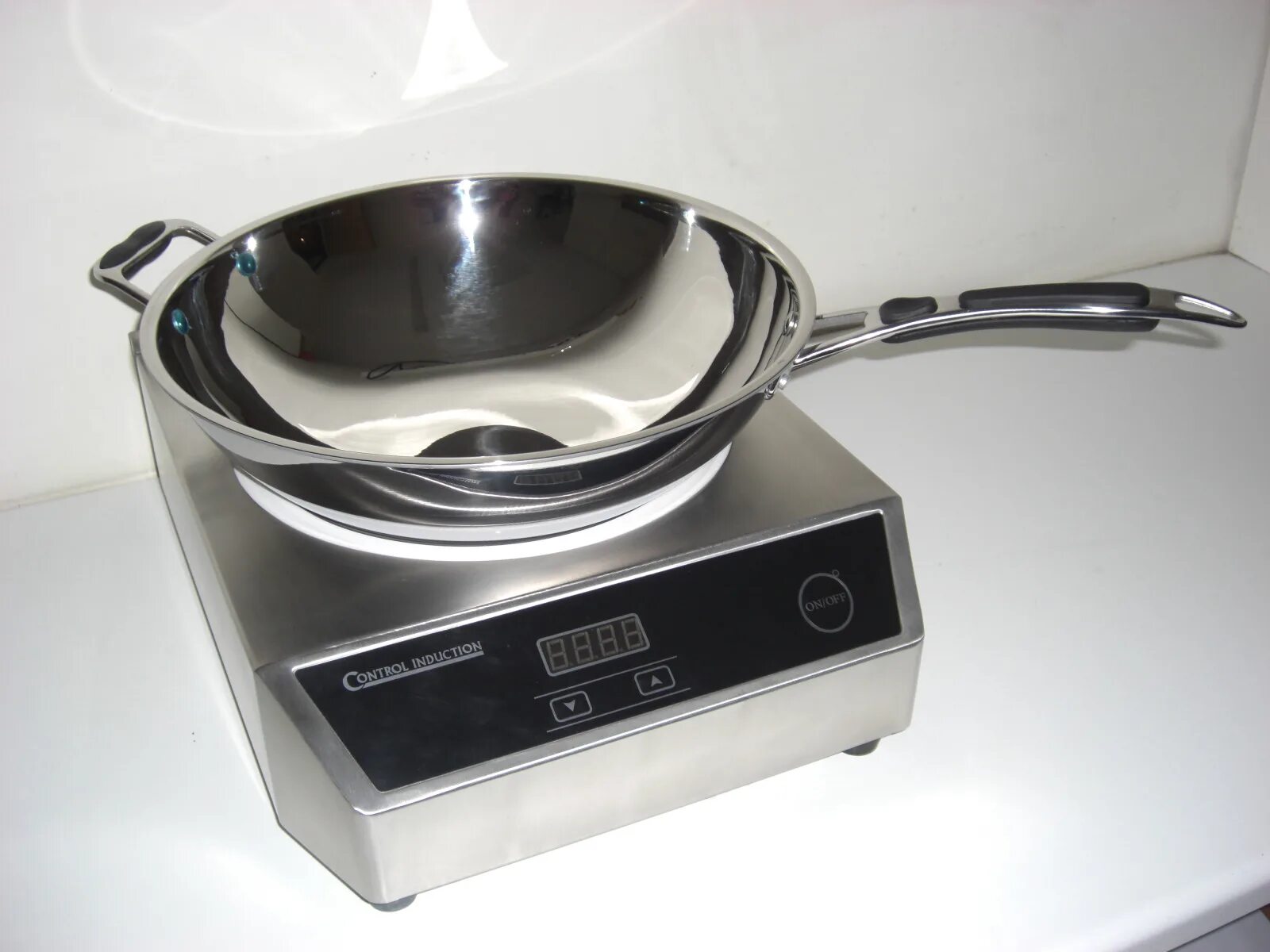 Wok индукционная. Индукционные плиты Cooker in-3500 Wok. Индукционная плита Wok llws1s. Индукционная печь вок in3500wok. Плита индукционная Hendi Wok 239766.