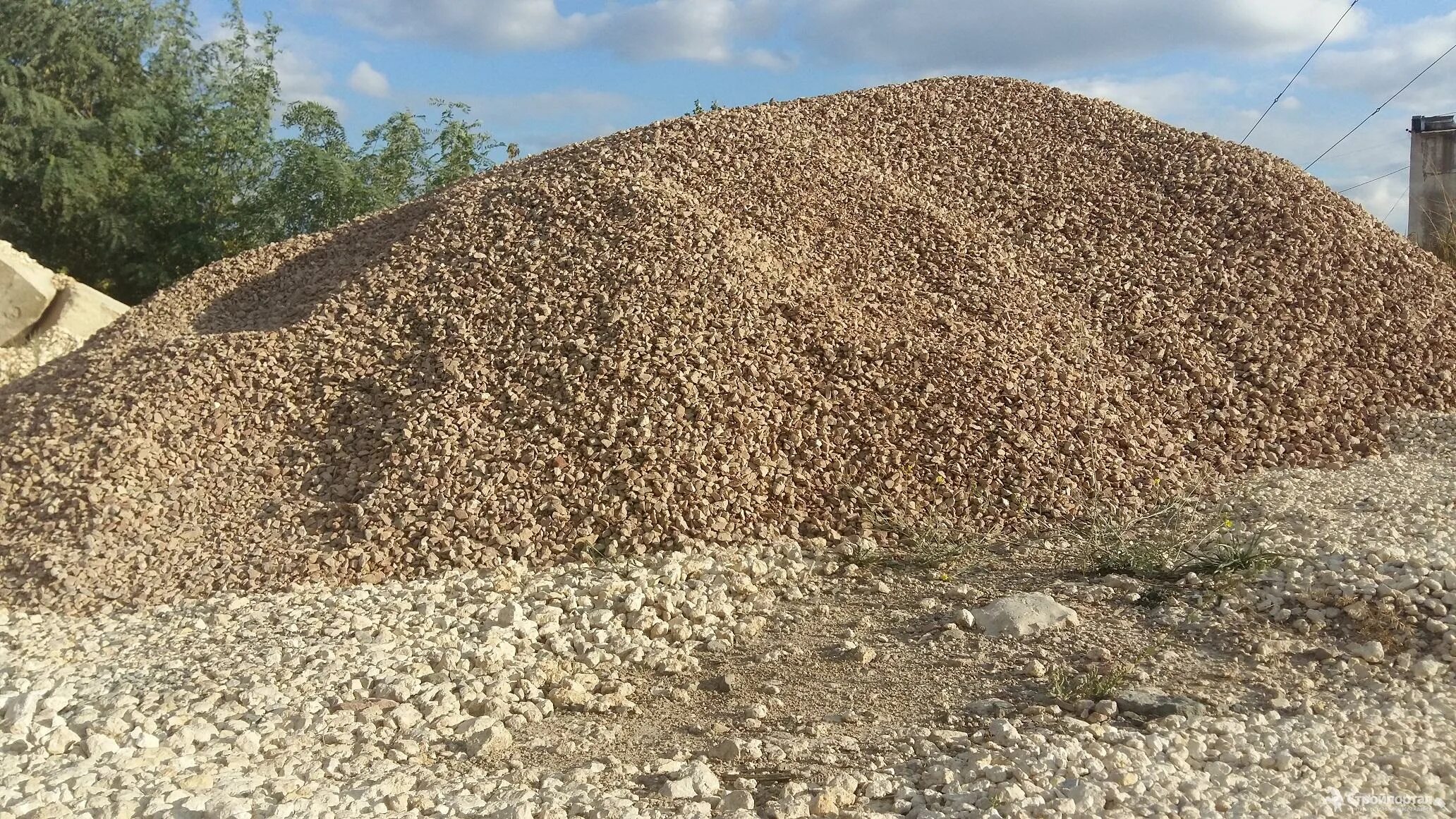 Село щебень. Щебень гравийный 20-40. Щебень 20-40 карьер. Отсев 5-20. Щебень строительный 5-20.