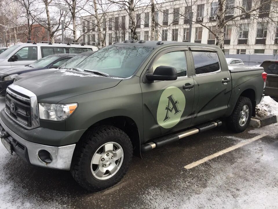 Номер хаки. Toyota Tundra хаки. Тойота тундра 2010 хаки. Тойота тундра зеленая. Тойота тундра 2000 года Раптор.