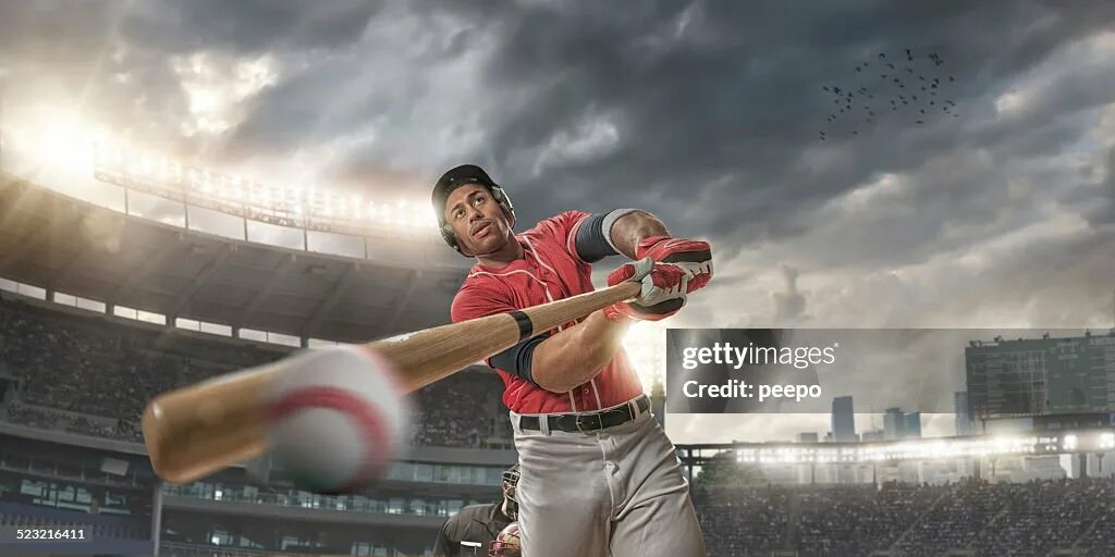 Вопрос про биту и мяч. Бейсболист отбивает мяч. Бейсбол отбивающий.