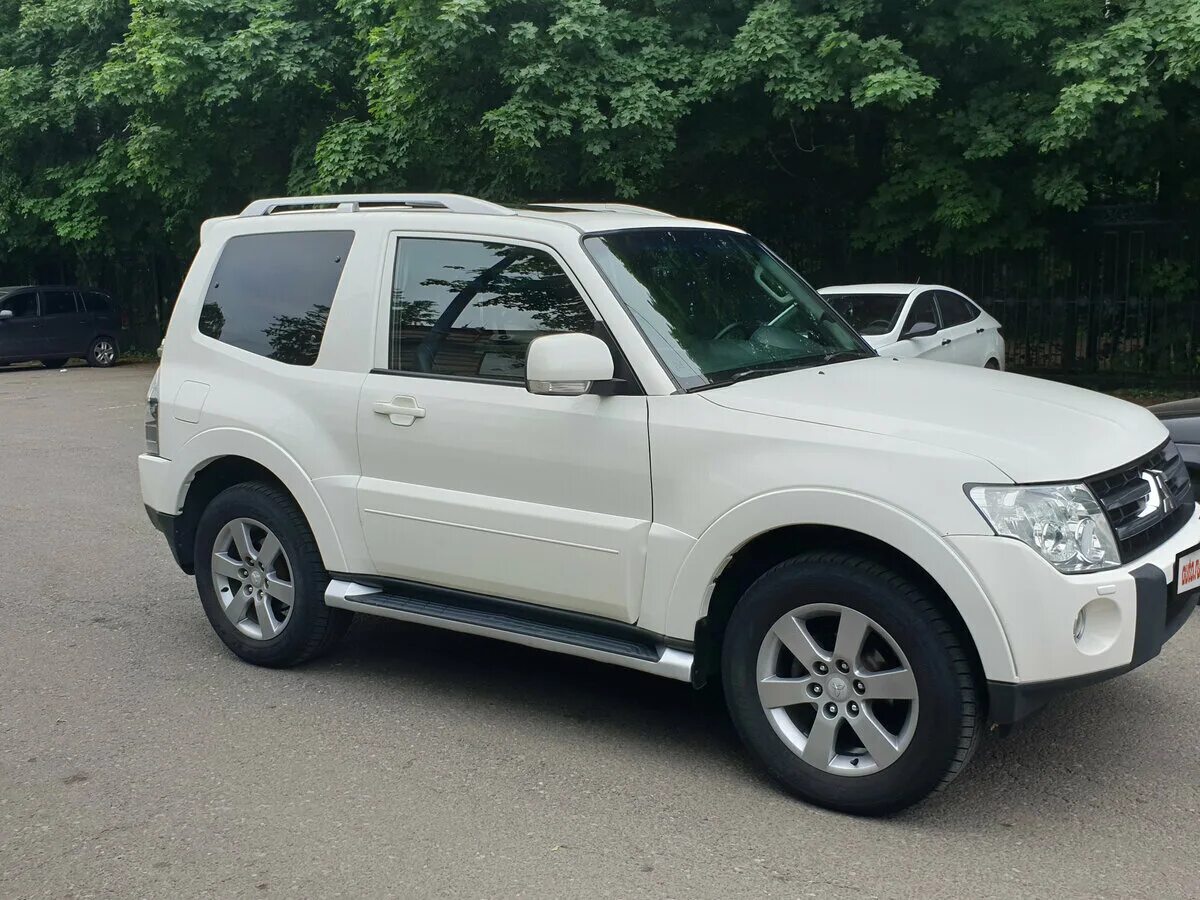 Mitsubishi pajero трехдверный. Mitsubishi Pajero 4 3 дверный. Паджеро 4 2008. Паджеро 4 3.8 белый. Митсубиши Паджеро 2008 белый.