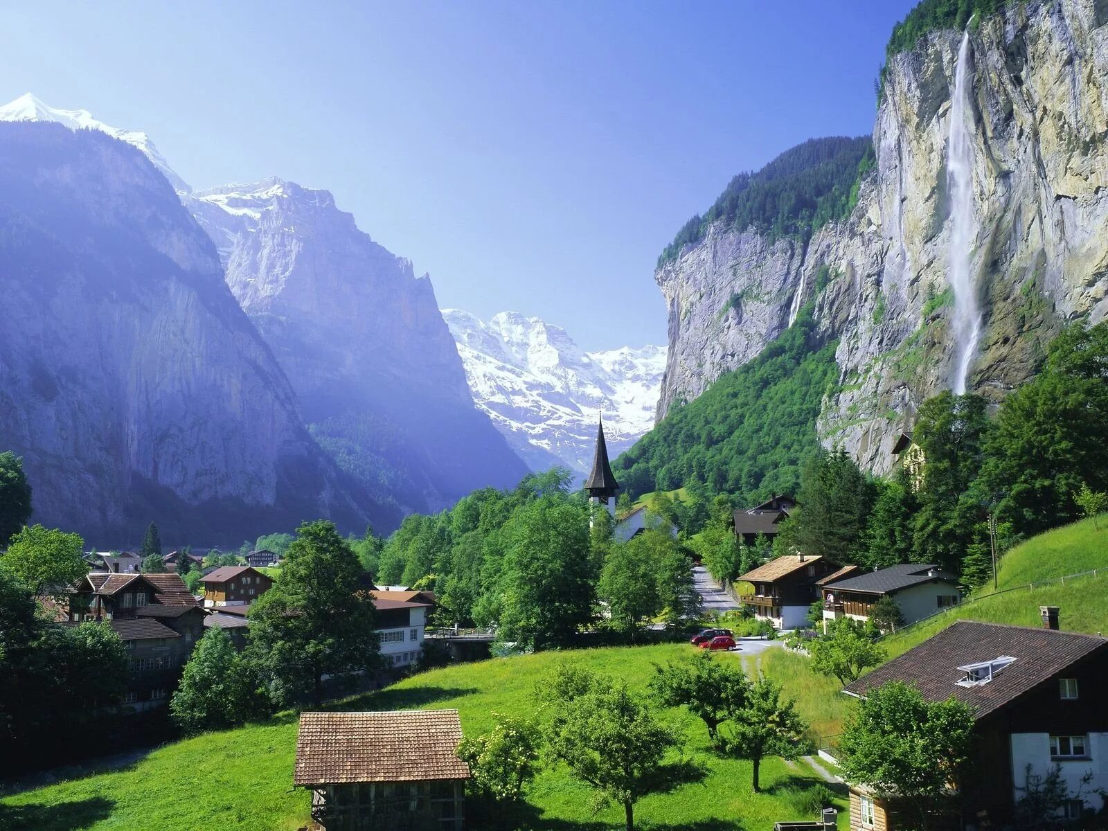 Das schweiz. Долина Лаутербруннен Швейцария. Швейцария деревня Лаутербруннен. Сильвретта Альпы, Швейцария. Горы Сильвретта Швейцария Альпы.