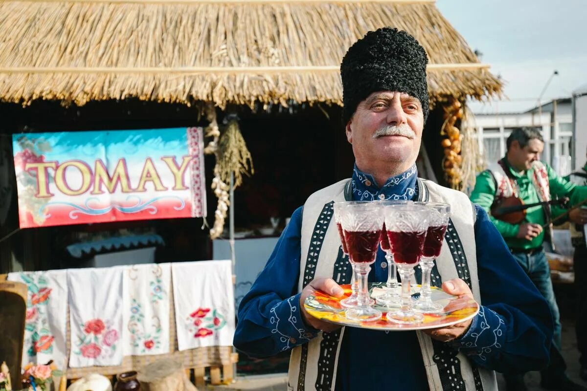 Гагаузский национальный праздник Касым. День вина в Гагаузии. День вина в Гагаузии в Молдове. Фестиваль вина в Гагаузии. Гагаузия сегодня последние новости