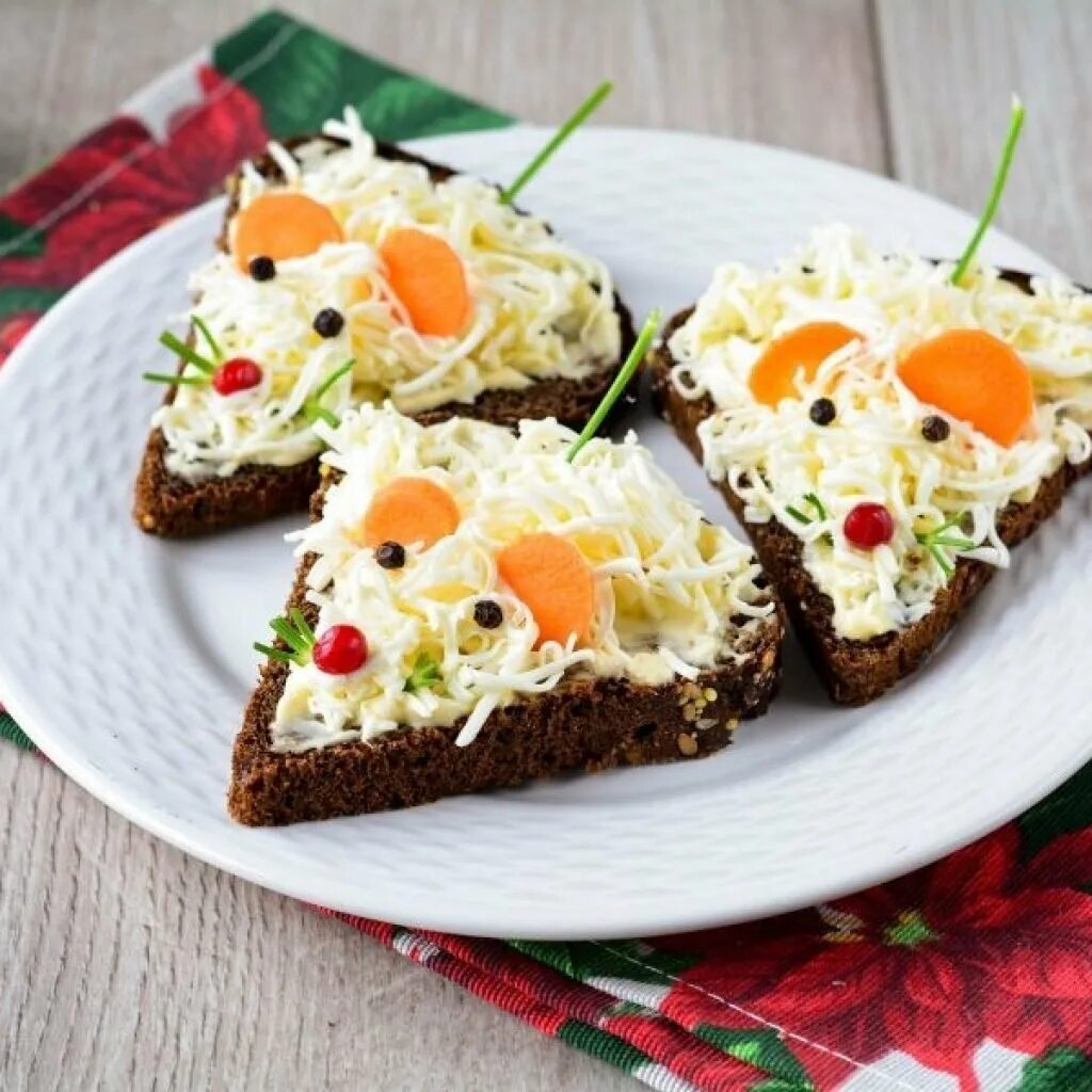 Какой вкусный бутерброд можно сделать. Бутерброды. красивые и вкусные бутерброды. оригинальные бутерброды. простые и вкусные бутерброды.