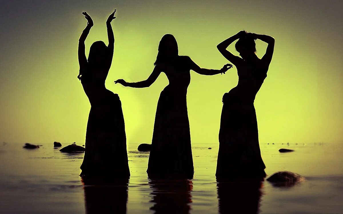 Песня танцы востока. Восточные танцы. Танцующие девушки. Сакральный танец Мандала. Три девушки танцуют.