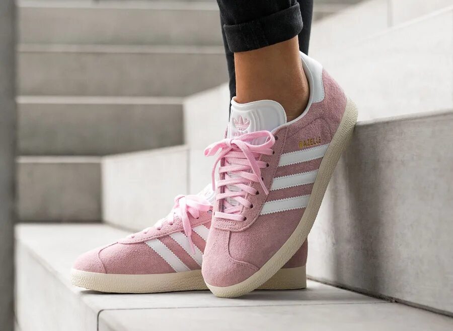 Adidas Gazelle женские розовые. Кроссовки adidas Gazelle розовые. Женские кроссовки adidas Originals Gazelle розовый. Adidas Gazelle женские.