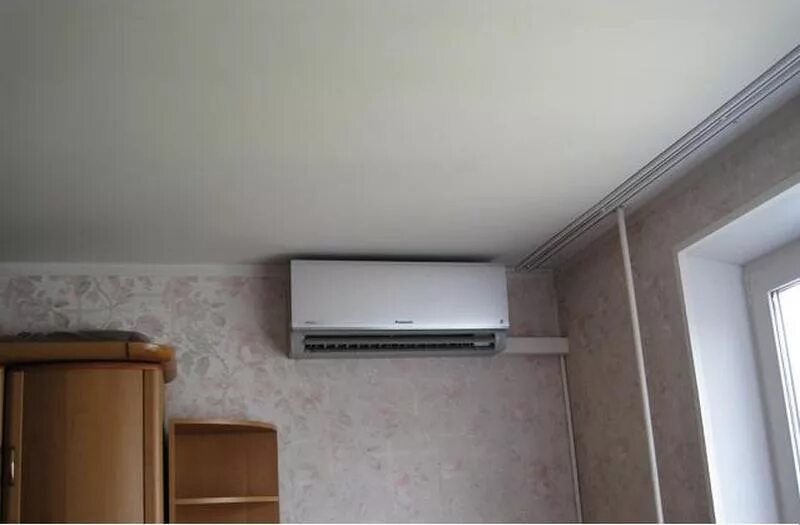 В каком месте установить кондиционер. Короб для кондиционера. розетка для кондиционера. короб для кондиционера внутренний. сплит система в хрущевке.