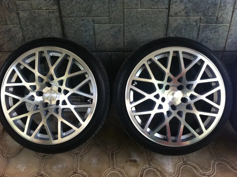 Диски 18 радиус б у. Rotiform диски r17. диски rotiform blq r14. rotiform blq r18. rotiform r17 4x100.