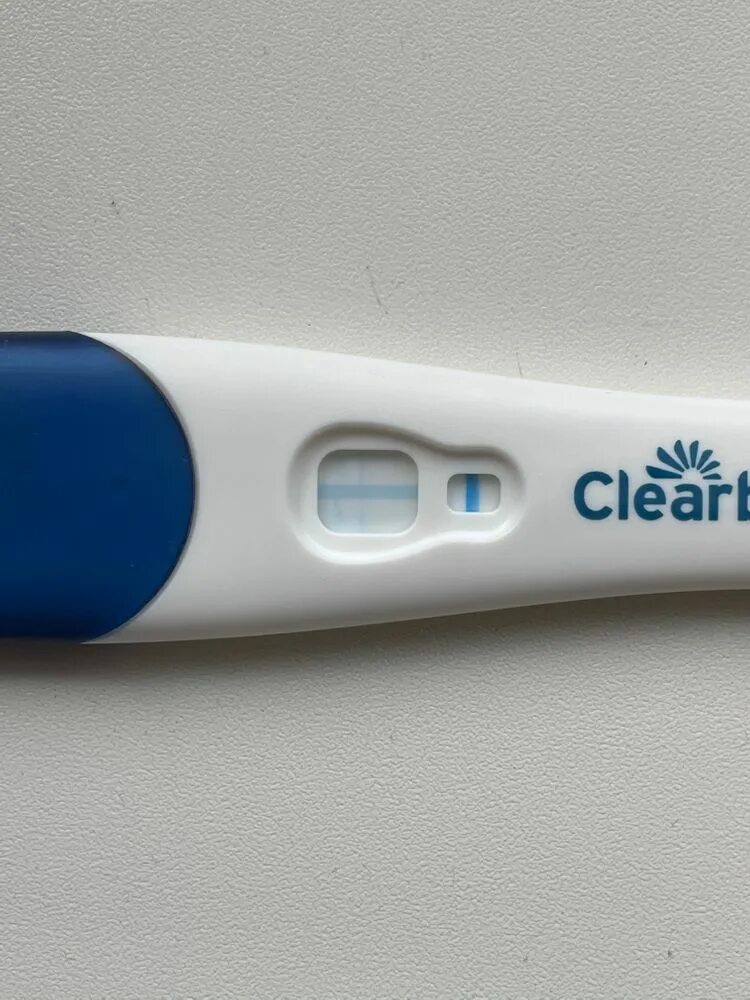 Электронный тест на беременность результаты. Струйный тест на беременность Clearblue. Clearblue струйный положительный. Тест Clearblue цифровой положительный. Положительный тест Clearblue струйный.