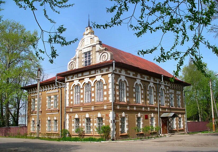 Город кимры центр города. Дом купцов коровкиных калязин. Красный холм колледж. Тверская область купцы. Город бежецк тверской.