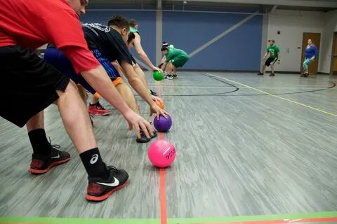 Игра вышибала кратко