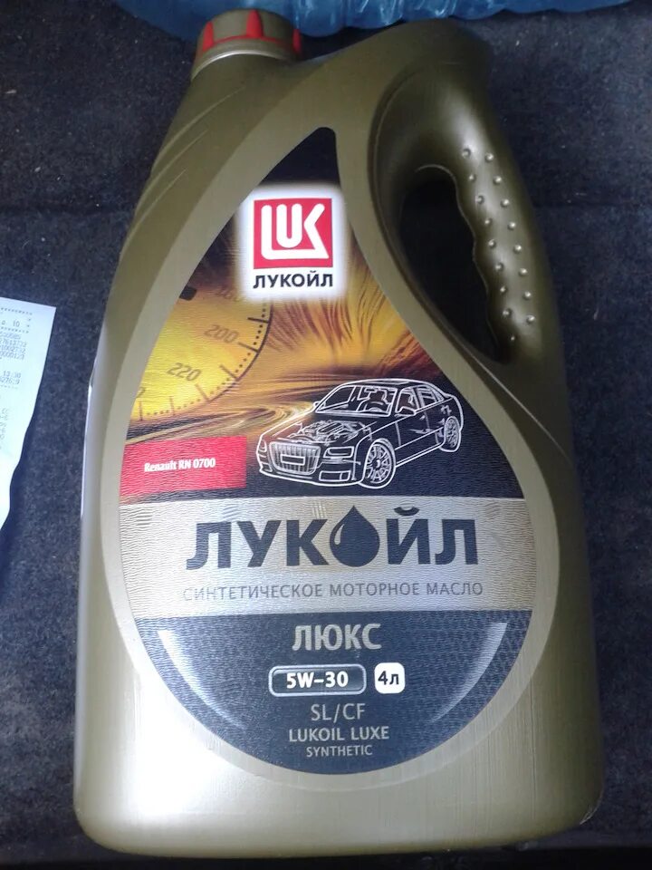 Какое масло залить в логан вместо эльф. Масло лукойл 5w30 genesis для рено меган 2. рено логан 1 1.6 lukoil luxe. масло моторное для рено 1.6. моторное масло для логан 2.