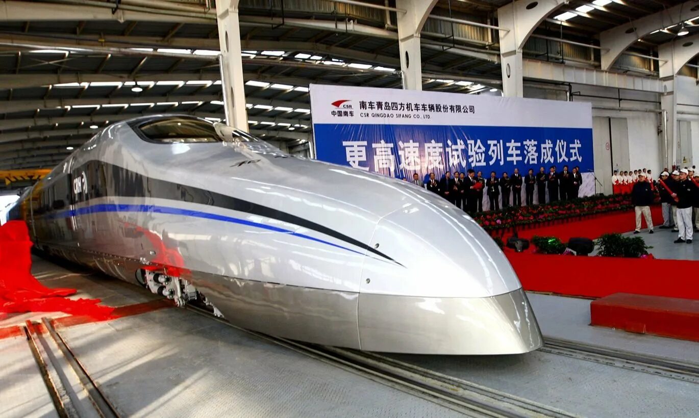 Поезд возрождение. Пекин Циндао скоростной поезд. Сапсан Китай поезд. Сверхскоростной поезд в Японии. Пекин Гуанчжоу Bullet Train.