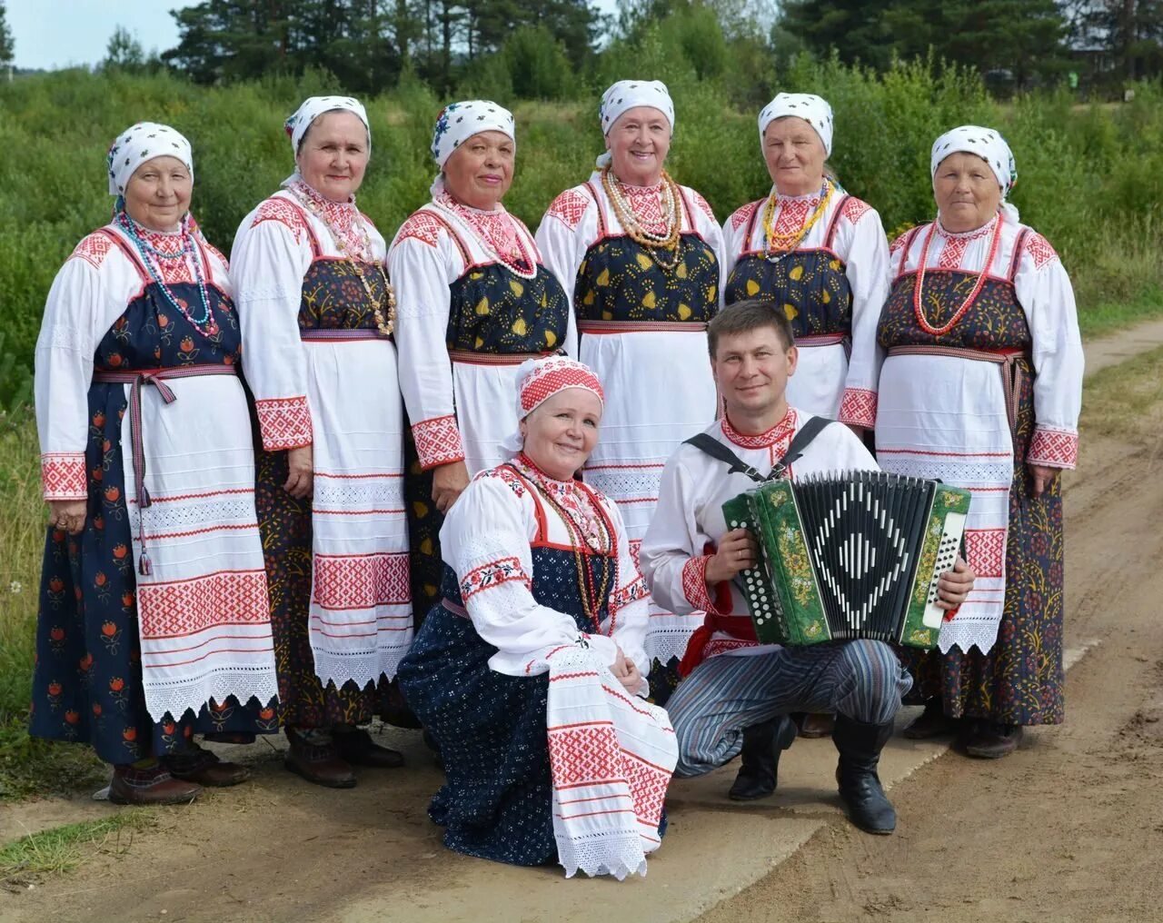 Пон на пермяцком. Национальный костюм Коми-Пермяков Пермского края. Нац одежда Коми пермяки. Национальная одежда Коми Пермяков. Национальный Коми Пермяцкий Коми Пермяцкий костюм.