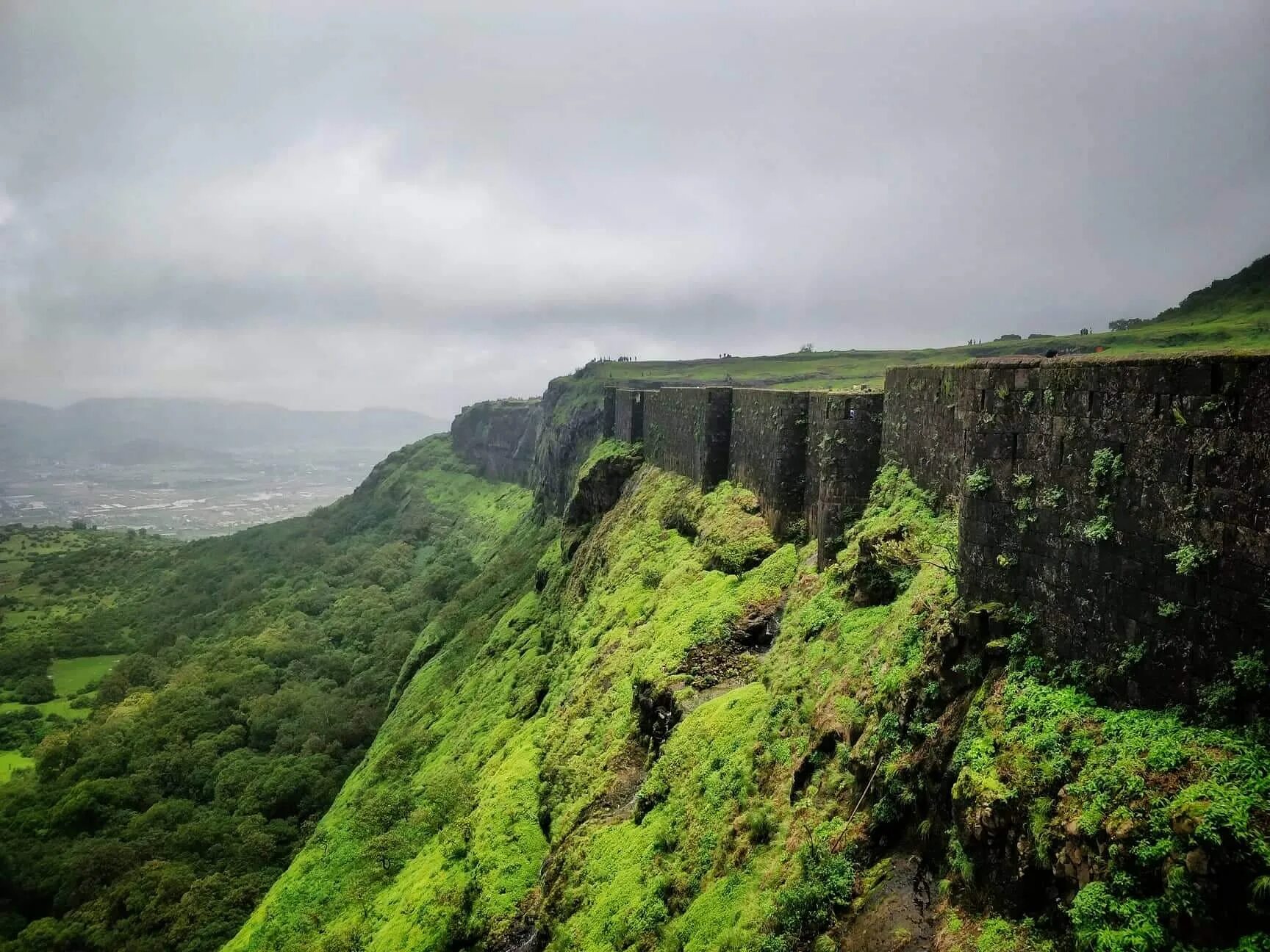 Западные Гаты Махараштра. Fort Pilar Замбоанга. Махараштра тропа. Lohagad западные Гаты.