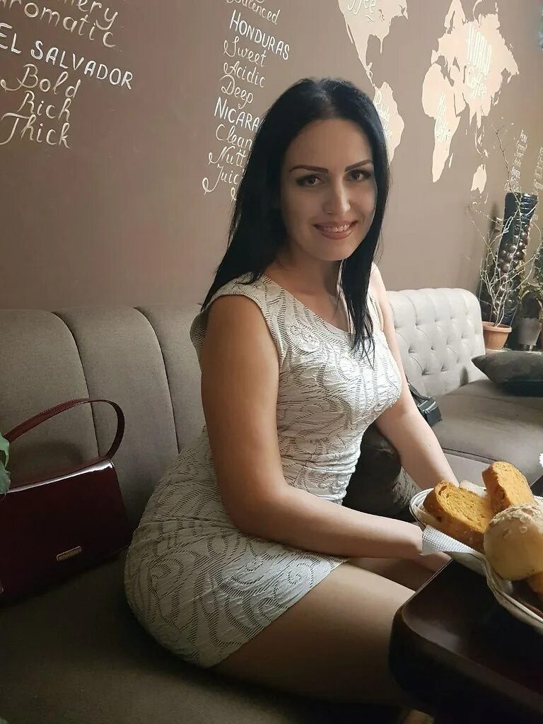 Киргизия девушки. Таджикские девушки. Хочу девушку узбечку. Взрослые узбекские женщины. Казашки фото.