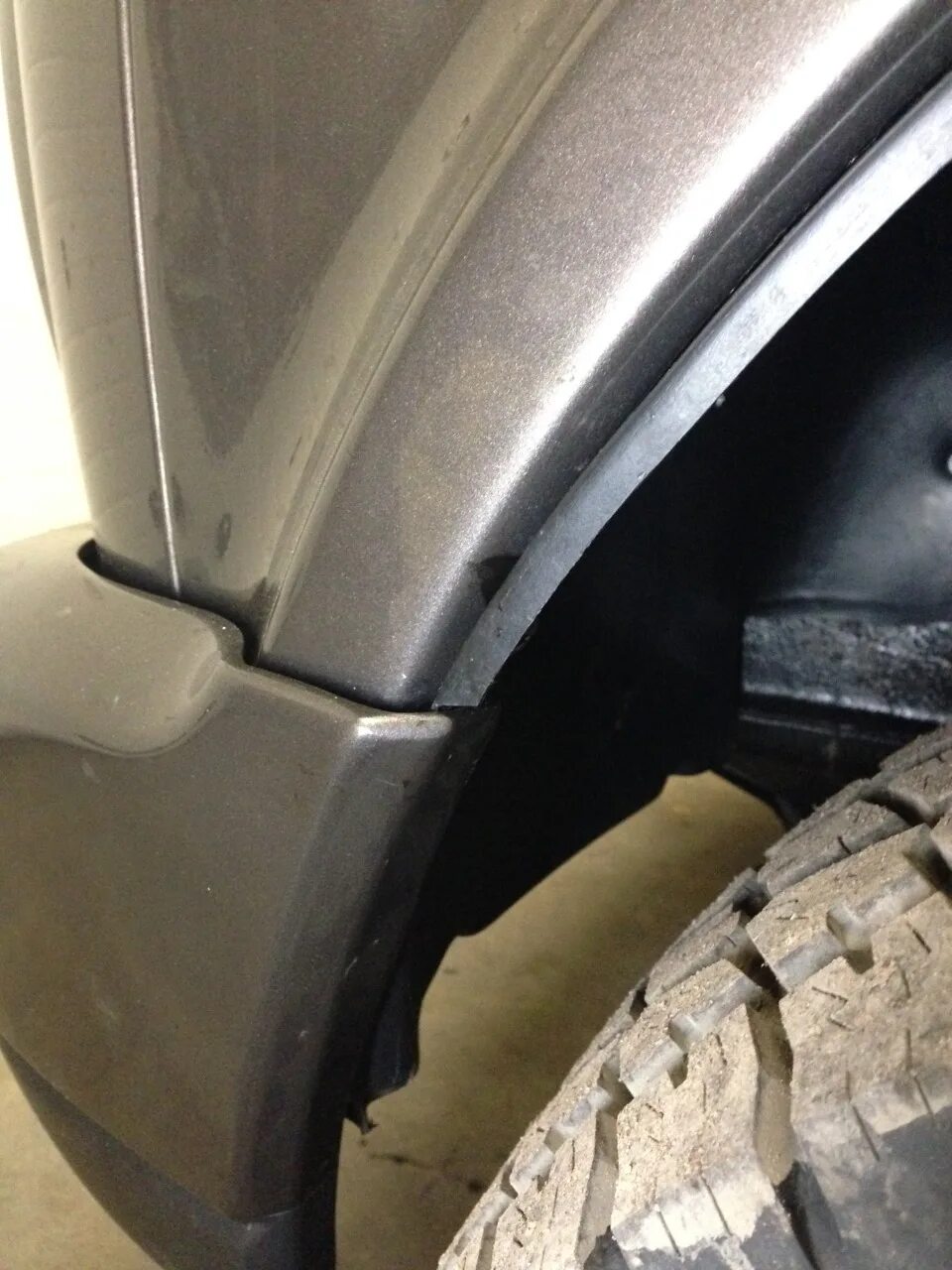 Подкрылки на ниву 21214. Подкрылки нива 2121 без саморезов. Подкрылки без сверления на ниву 21214. Защита арок нива 21214. Задние подкрылки на ниву 21214.