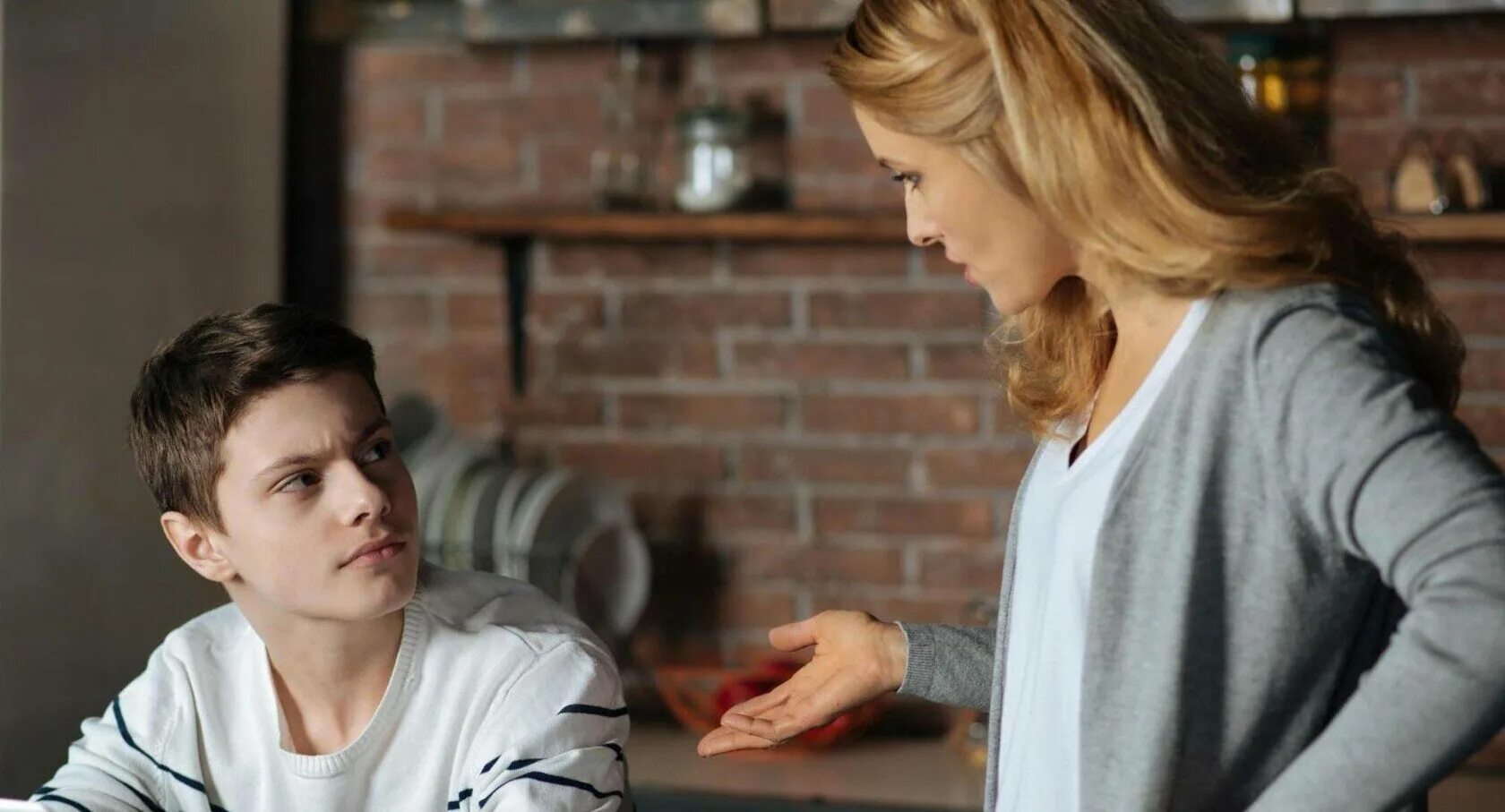 Метод принуждения родителя к ребенку. Родительский комментарий. Стереотипы в воспитании детей. Ребенок в семье. Счастливый ребенок с родителями.