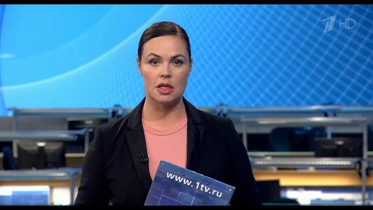 Новости 1 канал. Ведущие новостей первого канала Евразия. Ведущий новостей 1 канала в 21.00. Первый канал 2019. Евразия телеканал прямой эфир