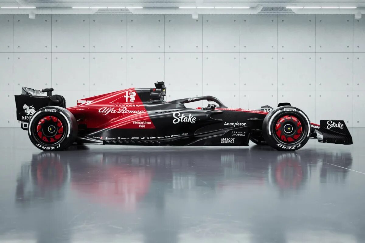 Alfa romeo f1 team. Alfa romeo f1 2021. Formula 1 alfa romeo. Формула 1 2017 заубер. Alfa romeo f1 team.