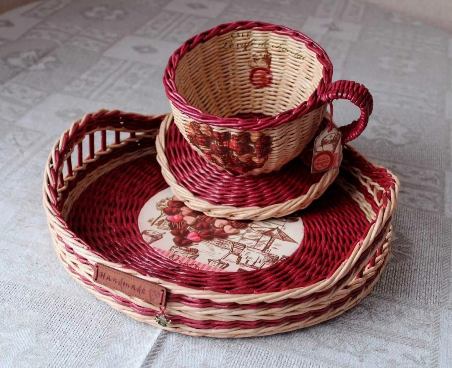 плетеная чашка. плетеные корзины из бумажной лозы. конфетница из бумажной лозы. чашка из бумажной лозы. изделия из бумажной лозы.