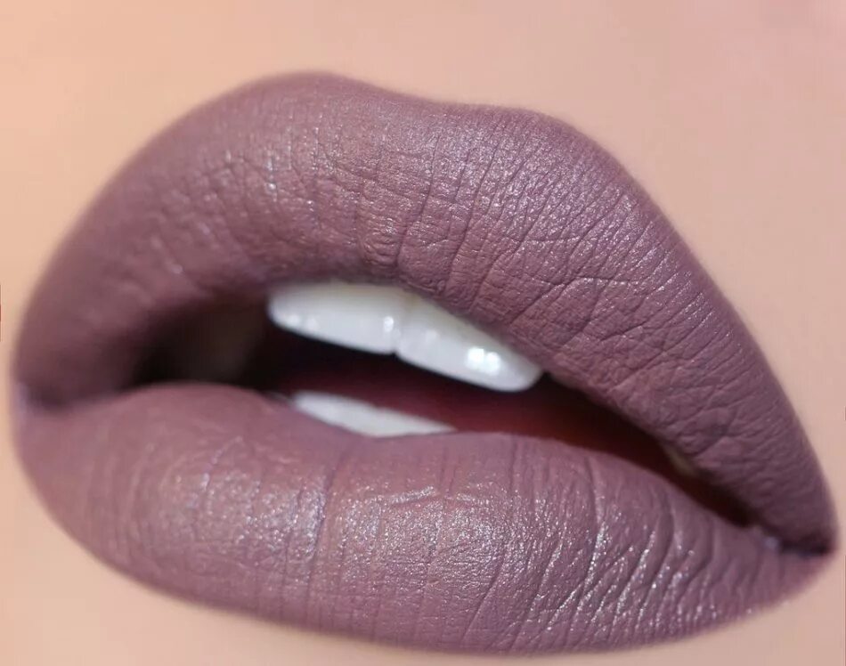 помада бледного цвета. помада mac нюдовая. Nars dolce vita помада. помада бледного цвета. розовая помада на губах.