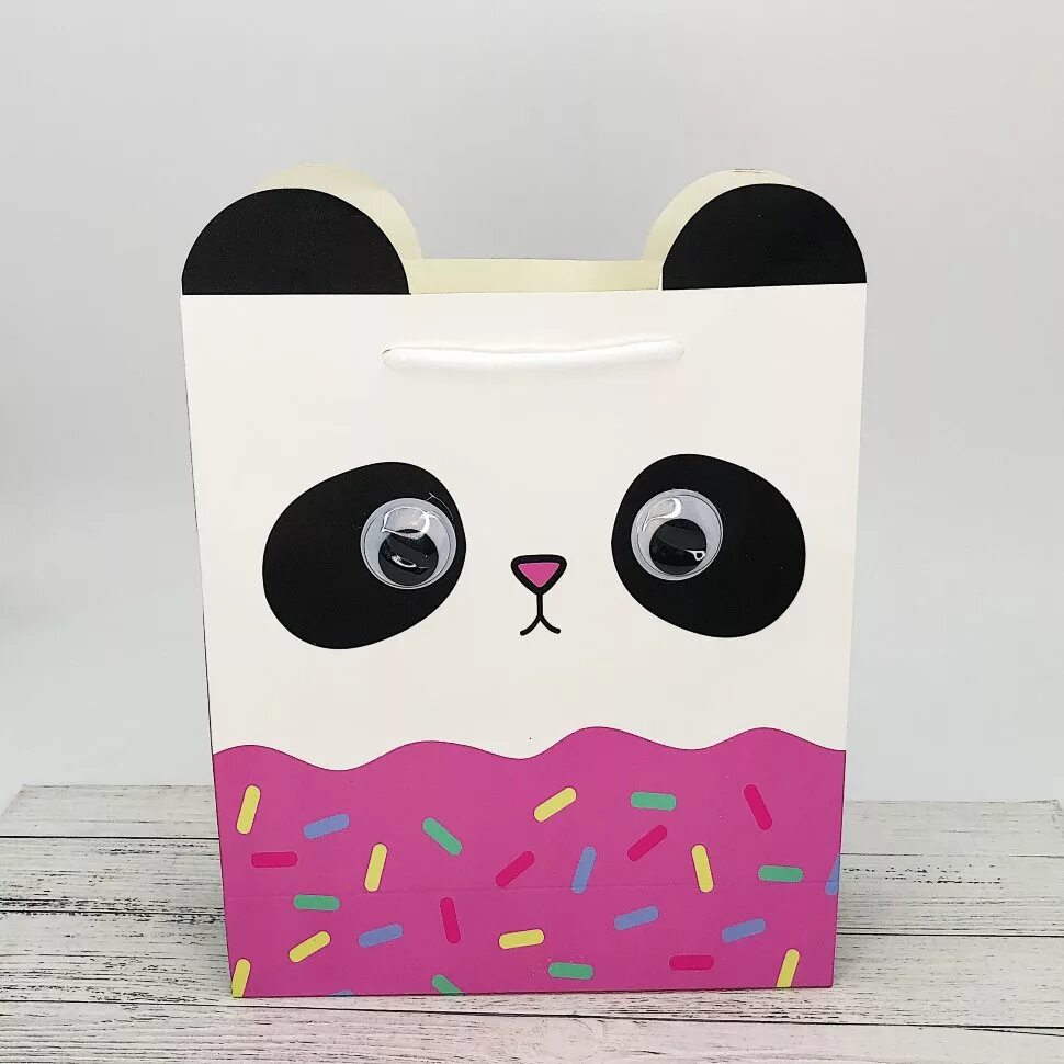 Пакет pandas. Пакет панда. панда с подарком. розовый пакет с пандой. пакеты панда 50шт.